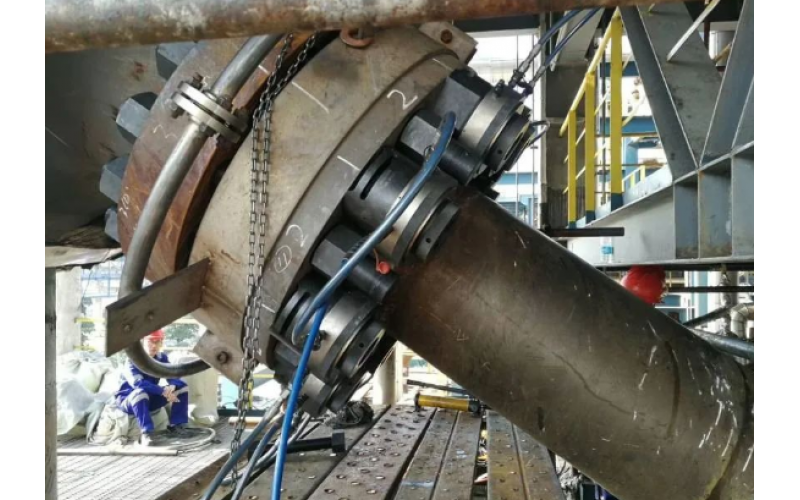 化肥氨合成塔顶盖螺栓预紧客户选用时博体育官方,时博体育登录KWZK液压螺栓拉伸器